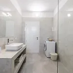 Bright Modern With Balcony Views By Pikhost Apartamento *