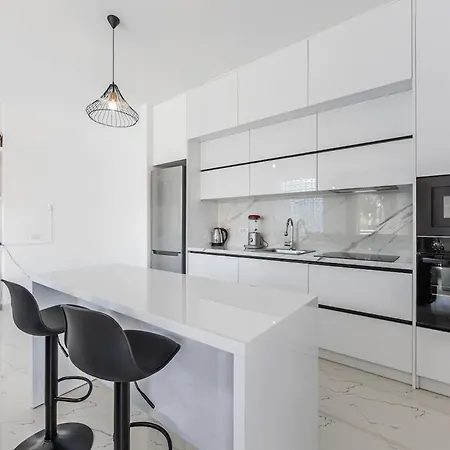 Apartment Bright Modern With Balcony Views Golem (Tirana)
