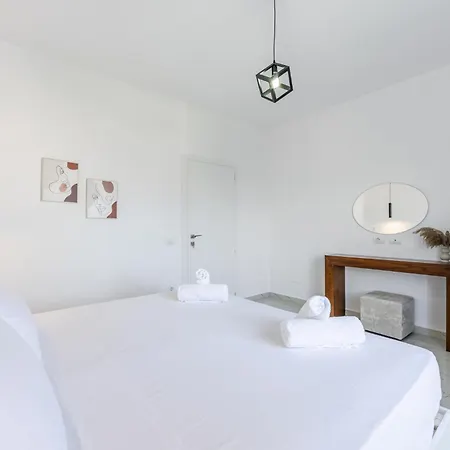 Bright Modern With Balcony Views By Pikhost Apartment