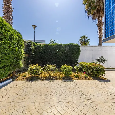 Apartman Bright Modern With Balcony Views By Pikhost Golem