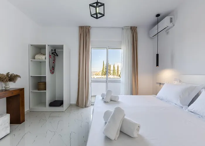 Bright Modern With Balcony Views By Pikhost Apartment