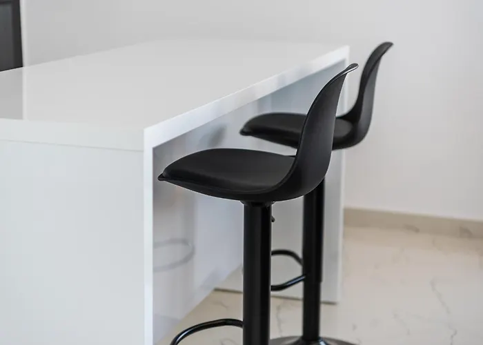 Apartment Bright Modern With Balcony Views By Pikhost