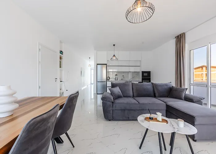 Bright Modern With Balcony Views By Pikhost Golem (Tirana)